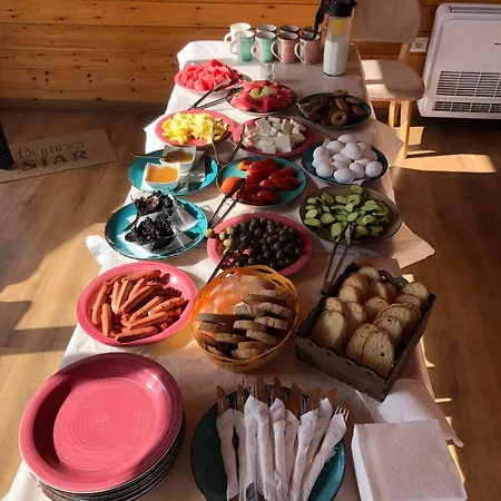 בית הארחה Bujtina Siar 3*